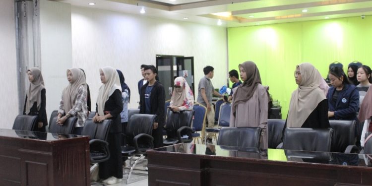 EC.COM Gelar Lomba Baca Berita di Polbeng