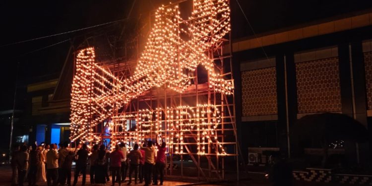 Meriahkan Malam 27, PUPR Bengkalis Semarakan Lampu Colok