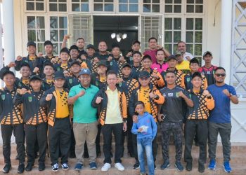 Lepas Kontingen Popda Riau ke-XVl, Bupati Rohil Targetkan Juara Umum