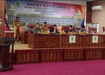 DPRD Rohil Sahkan Ranperda Kawasan Asap Rokok Saat Sidang Paripurna