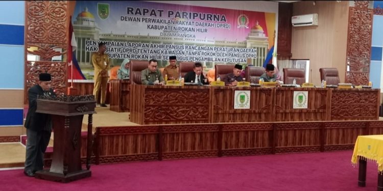 DPRD Rohil Sahkan Ranperda Kawasan Asap Rokok Saat Sidang Paripurna