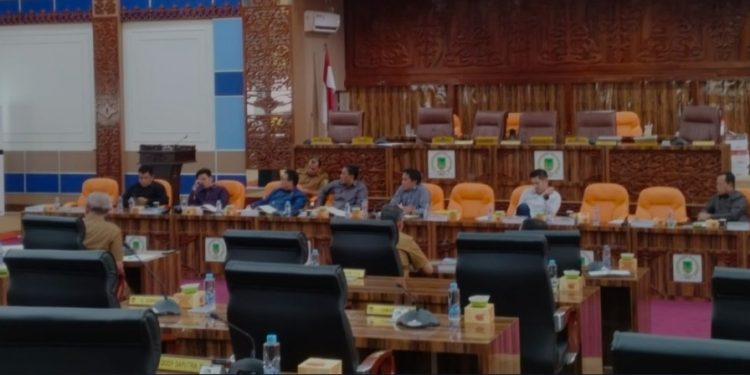 DPRD Rohil Rapat Badan Anggaran Bahas LKPJ Bupati TA 2023