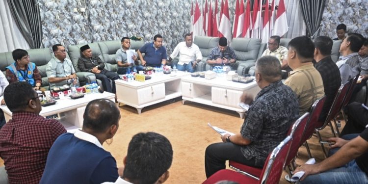 Bupati Rohil Pimpin Rapat Persiapan Iven Bakar Tongkang Tahun 2024