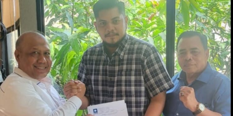 PAN Serahkan Rekomendasi Balon Gubri Kepada Edy Natar