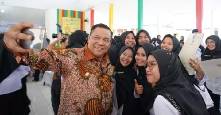 Bravo!! Biaya Sekolah di SMA dan SMK Swasta: Pemprov Riau Siapkan Beasiswa Sampai Tamat