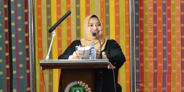 Gelar Paripurna, Bupati Kasmarni Sampaikan Jawaban Fraksi DPRD Terhadap Perubahan APBD TA 2024