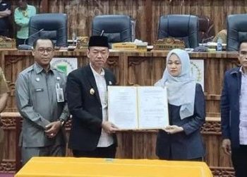 Perdana, Ketua DPRD Rohil Ilhammi Sahkan APBD-P Tahun 2024