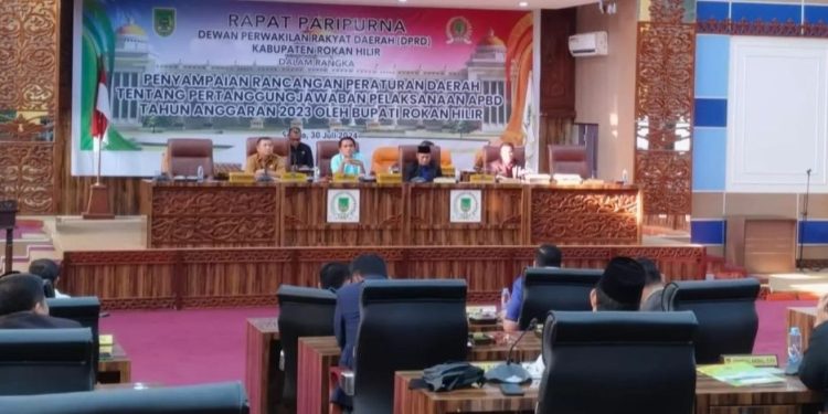 DPRD Rohil Agenda Ulang Paripurna Penyampaian RANPERDA Tentang APBD Tahun 2023
