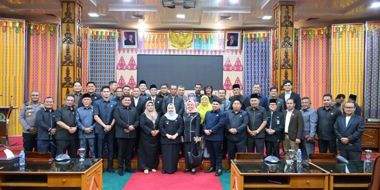 Dipimpin Ketua DPRD Septian Nugraha DPRD Bengkalis Gelar Paripurna Penetapan Bupati – Wabup Terpilih Pilkada 2024