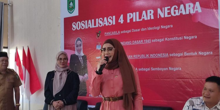 Sampaikan Sosialisasi 4 Pilar Negara Ke Masyarakat, Anggota DPR RI Bunda Iyeth Bustami Sosialisasi kan di Desa Temeran Kab. Bengkalis Provinsi Riau