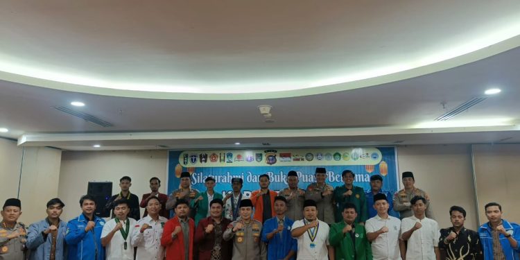 Kapolda Riau Gelar Silaturahmi dan Buka Puasa Bersama Mahasiswa: Perkuat Sinergi untuk Riau yang Lebih Harmonis