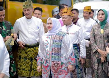 Kembali Ke Riau, Bupati Kasmarni Disambut Meriah Usai Pulang dari Retreat Pelantikan Oleh Presiden RI 