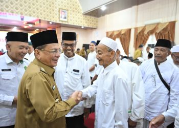 Bupati Rohil H Bistamam Buka Kegiatan Bimbingan Manasik Haji 2025
