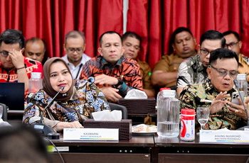 Bersama Gubernur Riau dan Kepala Daerah Se Riau, Bupati Kasmarni Audiensi ke Bappenas Republik Indonesia