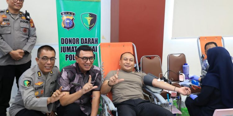 Polda Riau Gelar Donor Darah dalam rangka Jumat Berkah