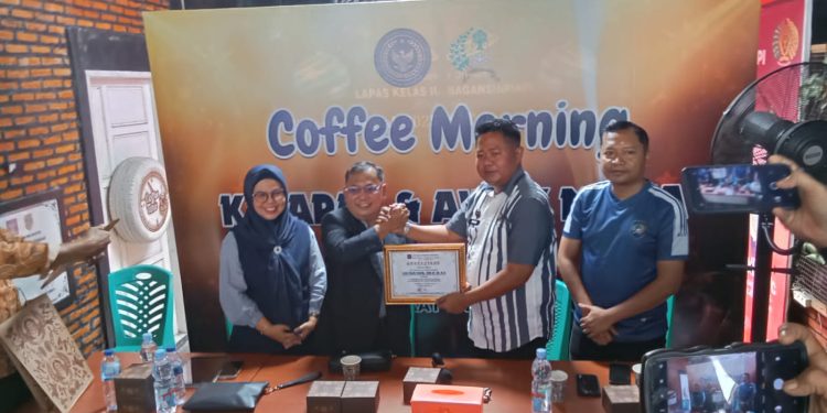 Coffee morning Kalapas Bagansiapiapi dengan insan pers turut hadir direktur Utama PJC Drs. Wahyudi El Panggabean, M.H.