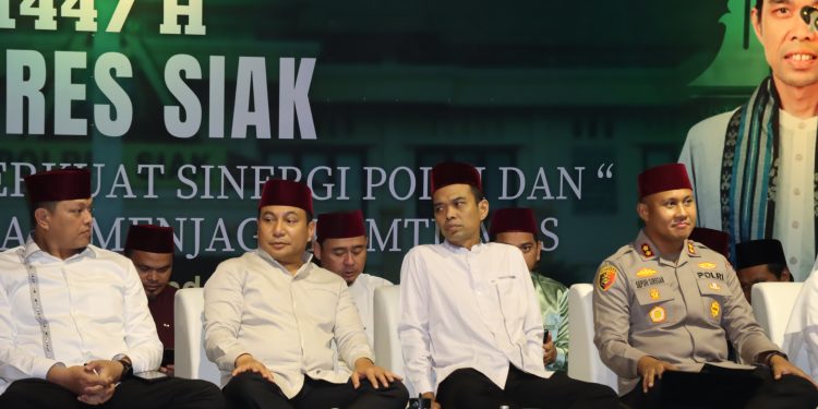 Kapolda Riau Hadiri Tabligh Akbar Ramadhan 1447 H Polres Siak Bersama UAS, Perkuat Sinergi Polri dan Masyarakat di Bulan Suci