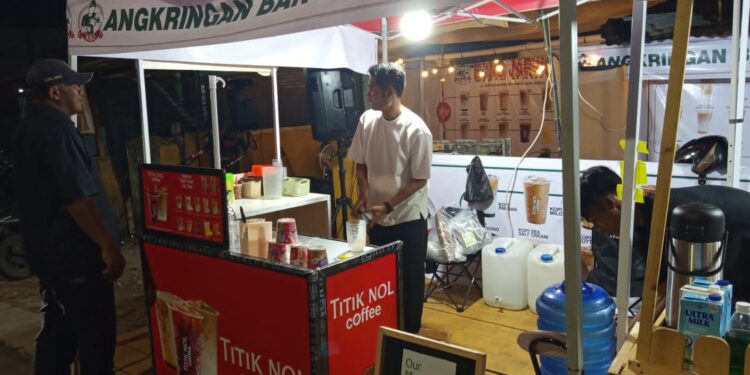 Live Music dan Menu Nikmat di Angkringan Bang Jarwo
