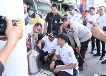 Kapolres Rohil bersama wakil Bupati Rohil cek stok BBM dan ELPIJI dan pastikan stock aman 