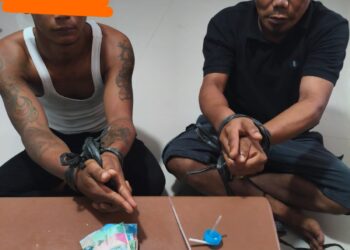 Kasus narkotika ; Polsek Mandau tangkap Dua orang terduga dari sebuah rumah yang diduga milik pelaku utama berinisial J (DPO),