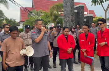 Teriak Aksi GMNI Didepan Kantor Kejari Bengkalis: 6 Tuntutan Terkait PT BLJ dan 5 Tuntutan Tambak Udang oleh PT GKJ