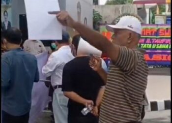 Teriak Aksi Dugaan Korupsi Dana PI PT SPRH di Depan Kejati Riau: Massa Sebut Mantan Bupati dan Ini Buktinya