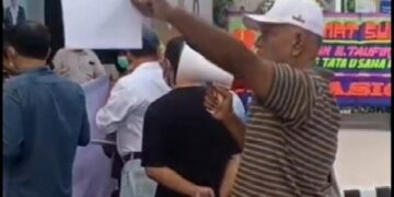 Teriak Aksi Dugaan Korupsi Dana PI PT SPRH di Depan Kejati Riau: Massa Sebut Mantan Bupati dan Ini Buktinya