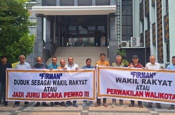 133 Pedagang Aksi di DPRD Pekanbaru, Soroti Pemberitaan Firman yang Dinilai Picu Kegaduhan