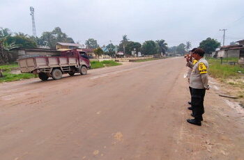 Gunakan Pengeras Suara, Polsek Langgam Peringatkan Warga soal Karhutla