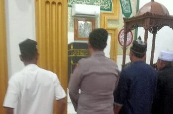 Sambangi Masjid Saat Subuh, Polsek Langgam Ajak Warga Jaga Kamtibmas