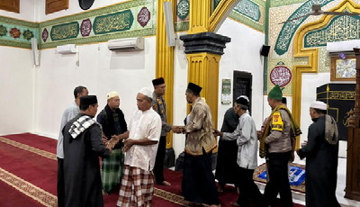 Kapolsek Langgam IPDA Bambang Ajak Warga Jaga Kamtibmas Lewat Subuh Keliling