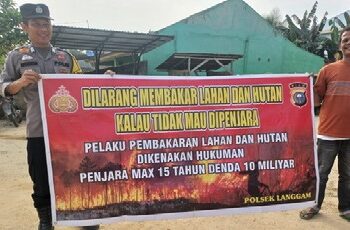 Tak Bosan Cegah Karhutla, Polsek Langgam Terus Ingatkan Warga Segati